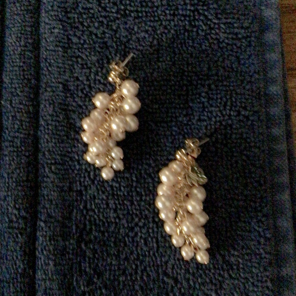 Gold tone grape cluster Pearl earrings